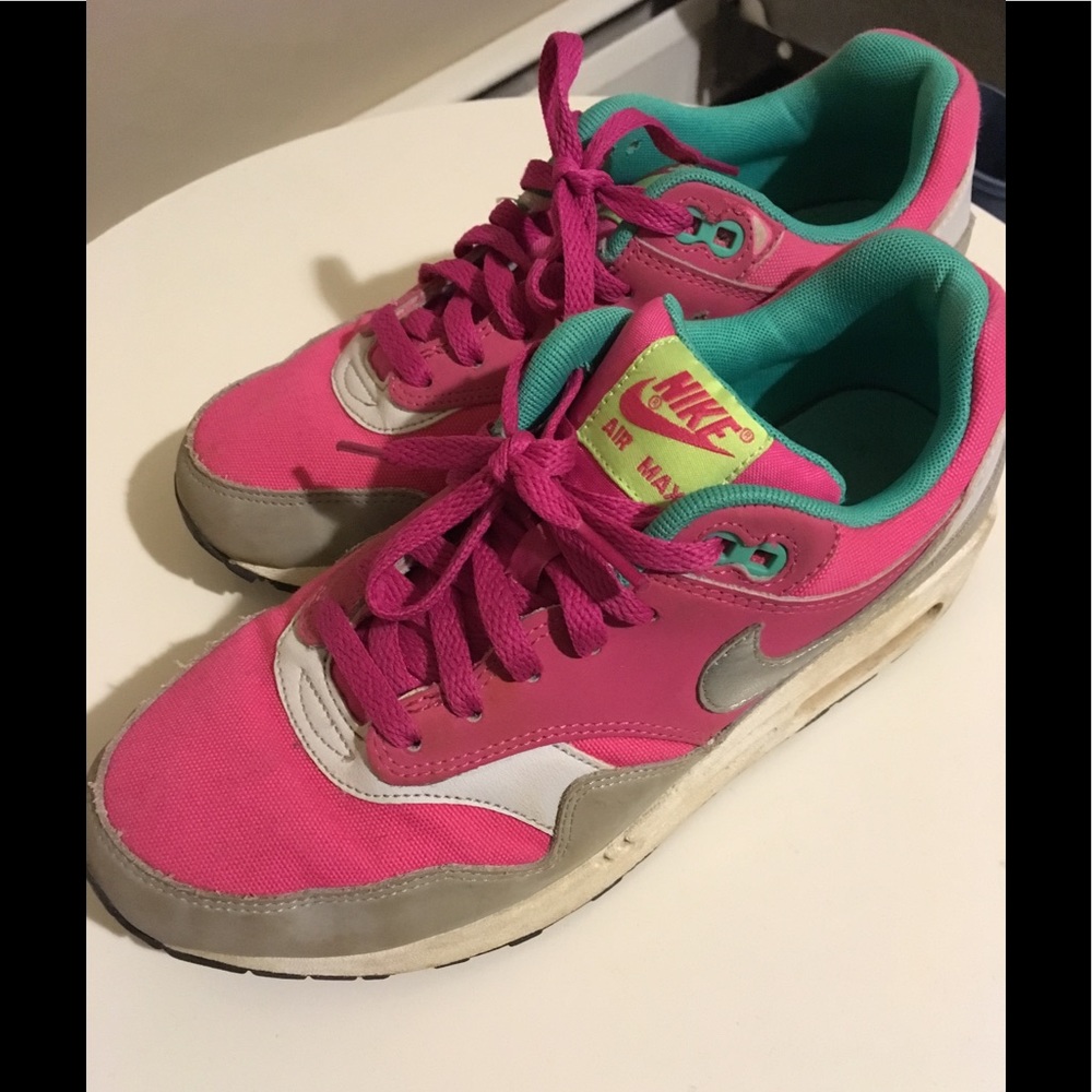 Nike air max kids size 7y